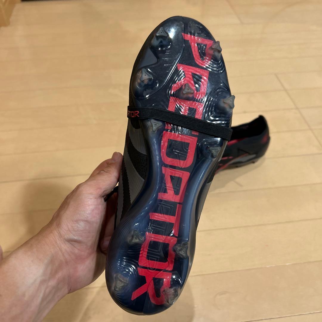 adidas Predator スパイクシューズ 黒/赤