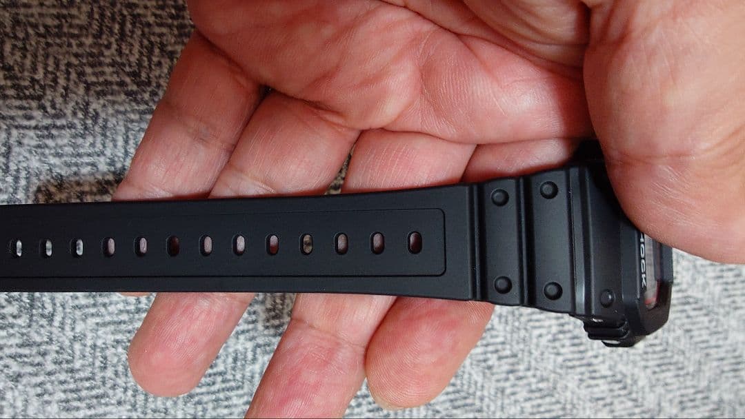 G-SHOCK DW-M5610U-1JF ブラック ソーラー