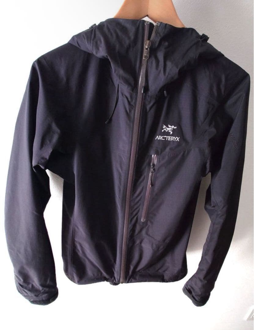 す*る様 ARC'TERYX ブラック フード付きジャケット S