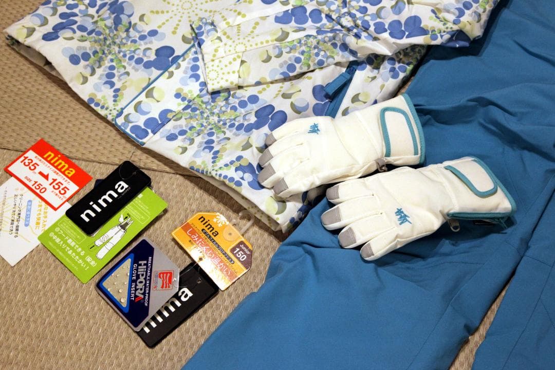 【超美品】nima ジュニアスキーウェア／150／グローブ付