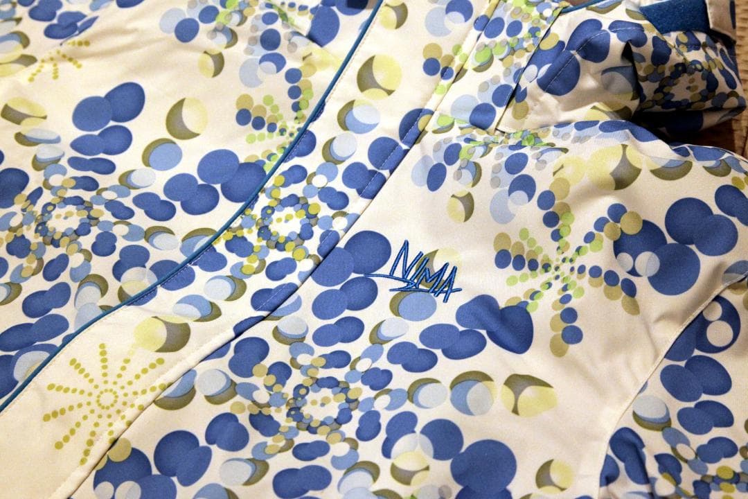 【超美品】nima ジュニアスキーウェア／150／グローブ付