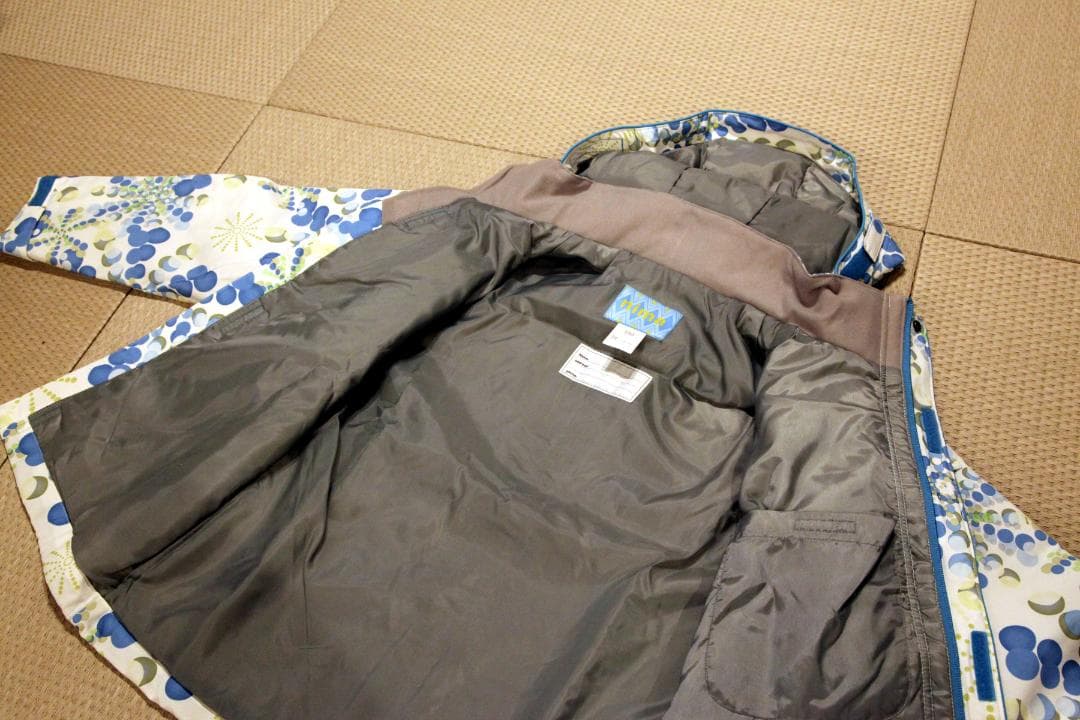 【超美品】nima ジュニアスキーウェア／150／グローブ付