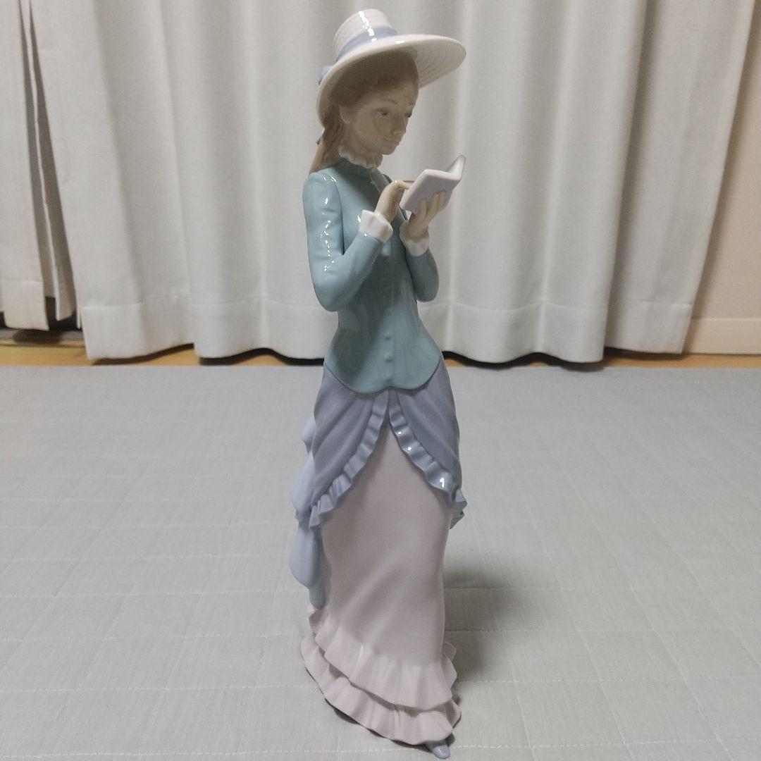 【値下げしました！】リヤドロ 読書をする貴婦人 LLADRO 05000