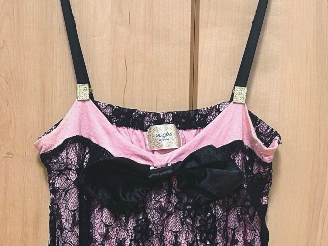 GOLDS♡リボンブローチ付き♡総レース♡肩紐ビジュープレート♡キャミトップス
