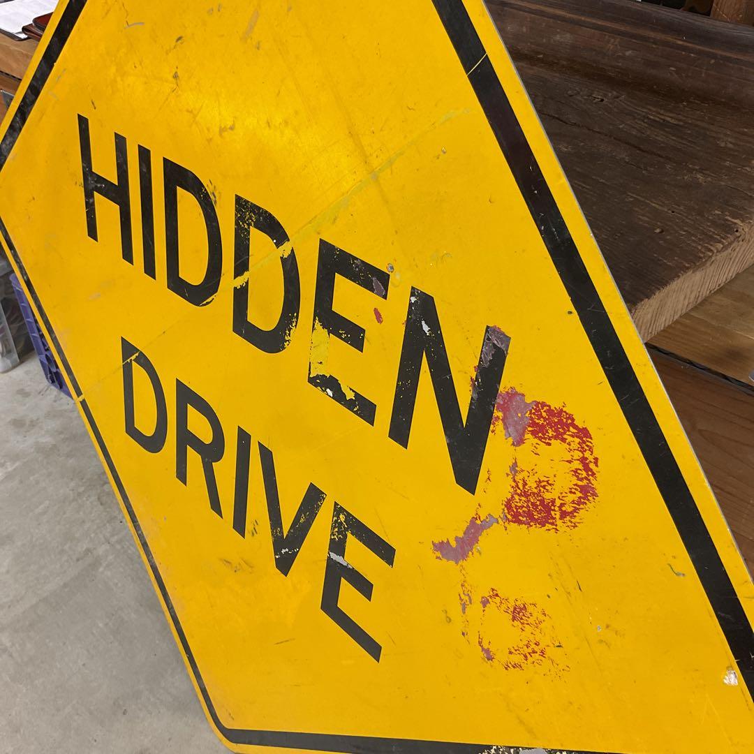 USA 巨大ストリート看板　HIDDEN