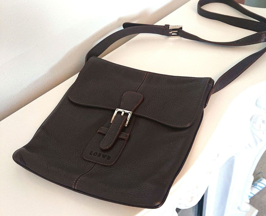 LOEWE ダークブラウン ショルダーバッグ