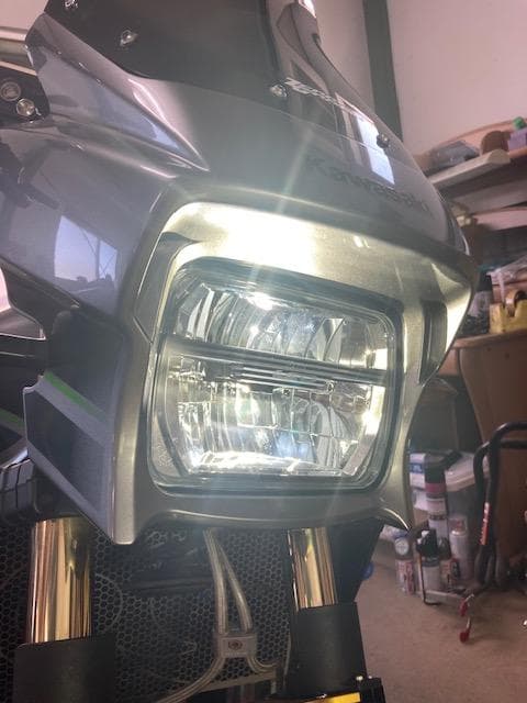 ZRX1200DAEGで使用 Koito 小糸製作所　LEDヘッドライト