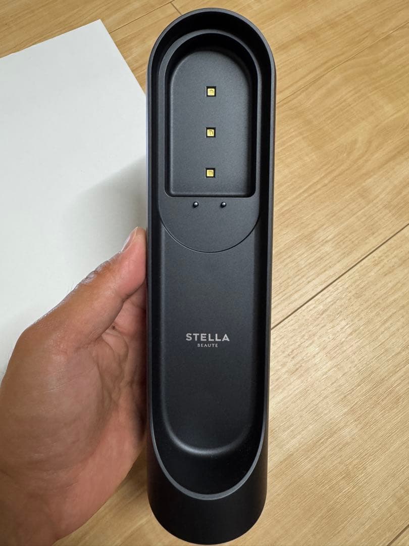 STELLA BEAUTE レーザー & EMSリフトブラシ PRO