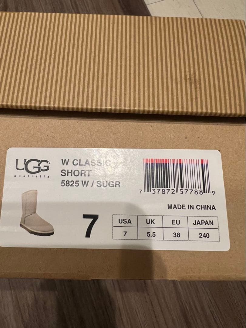 UGG ウィメンズ クラシック ショート ブーツ 5825 W/SUGR