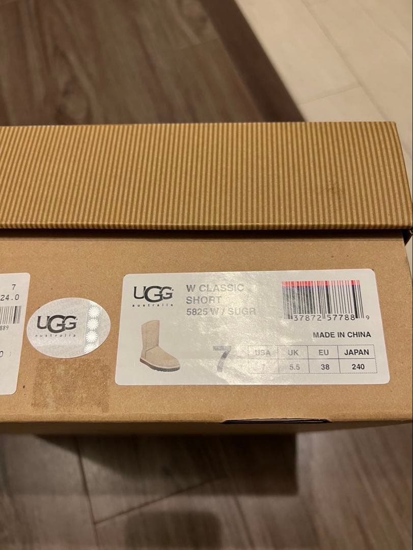UGG ウィメンズ クラシック ショート ブーツ 5825 W/SUGR