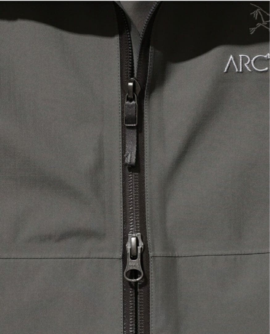 期間限定値下　arc'teryx beams zeta sl L グレー
