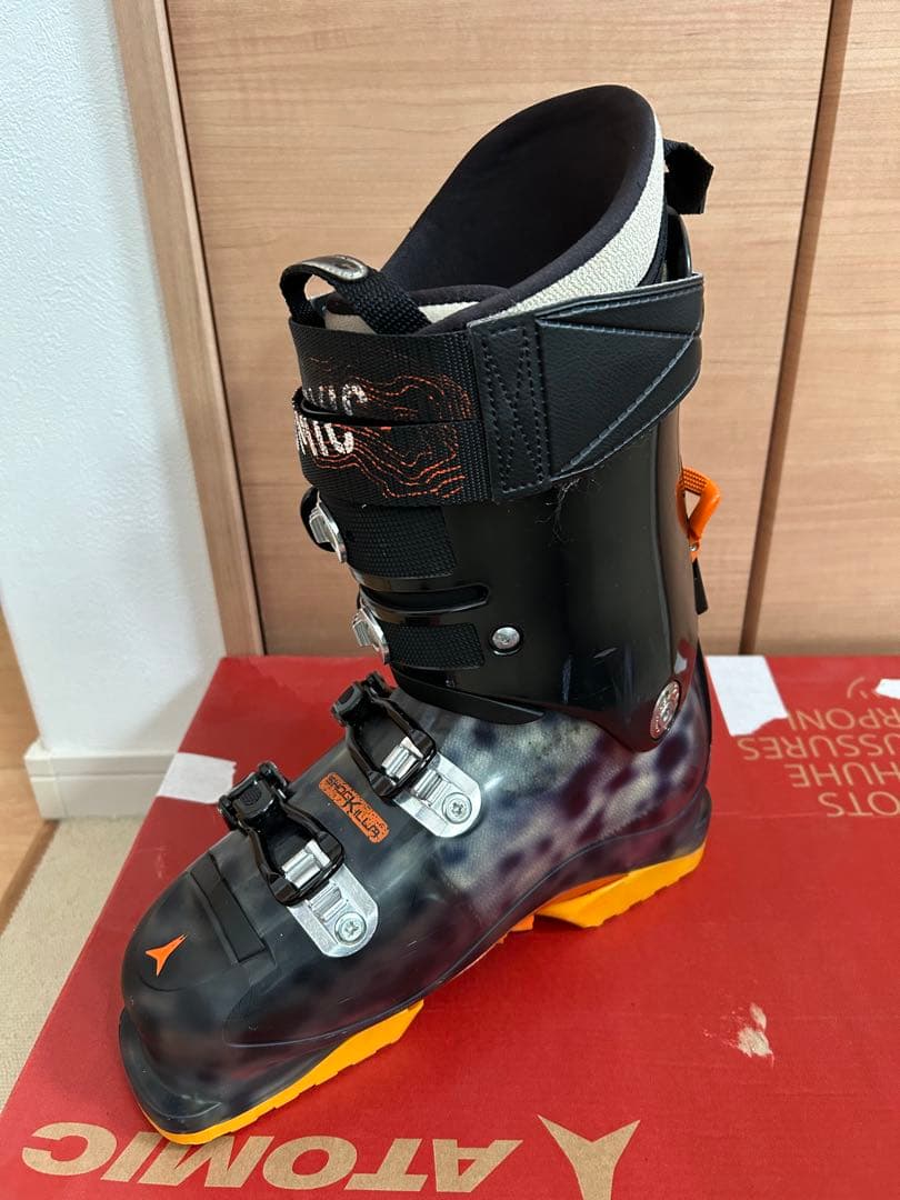 Atomic スキーブーツ Ultra Fit
