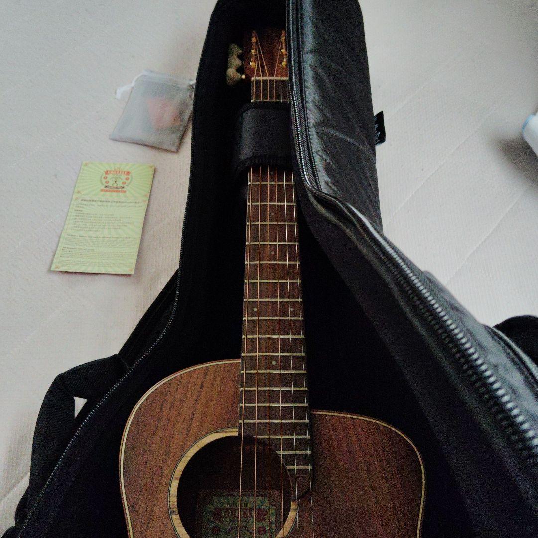 aNueNue （アヌエヌエ）M30　トップ単板、オールアカシアギター