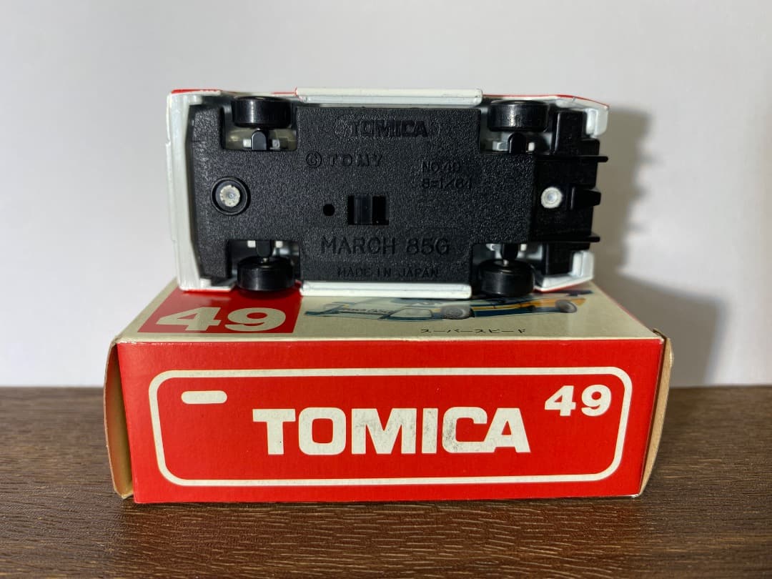 デ*売様 トミカ赤箱 MARCH 85G 日本製