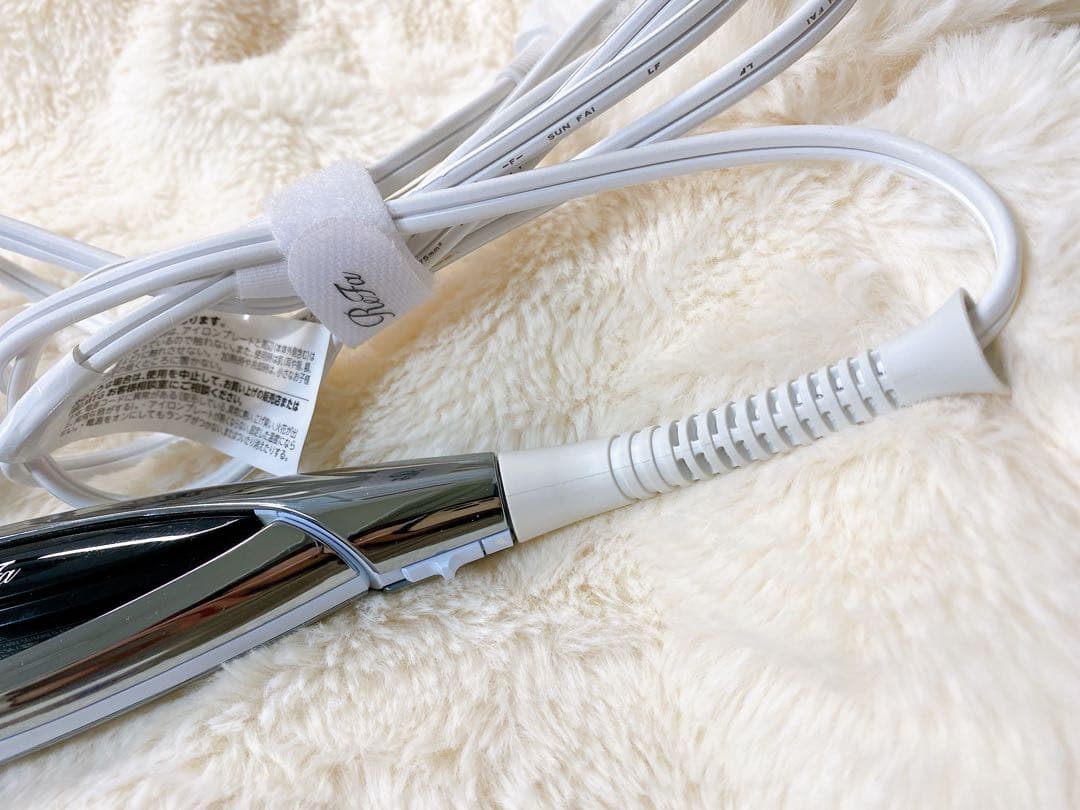 【超美品】ReFa/リファビューテック ストレートアイロン/ホワイト キャップ有