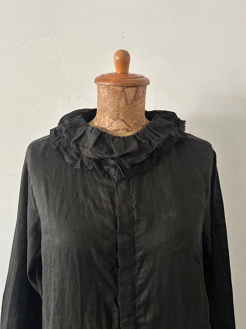 【美品】nestRobe フリルカラーリネンブラウス　ブラック