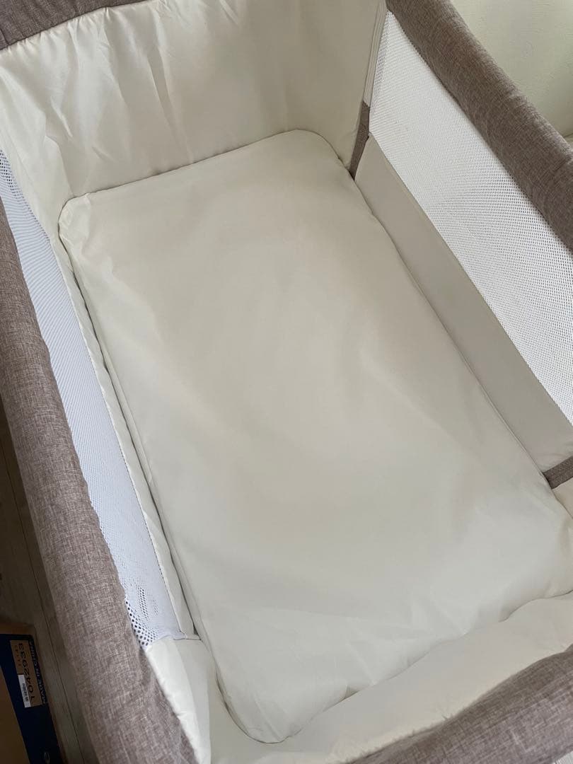 Vinona メッシュサイド ベビーベッド