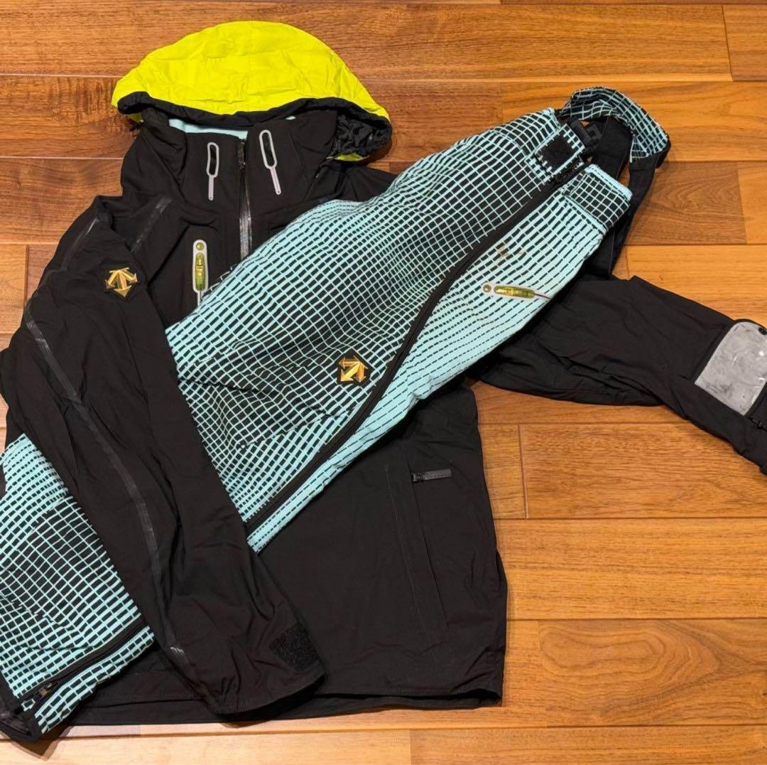 DESCENTE デサントメイト　スキーウェア　上下　スノーウェア限定セール中