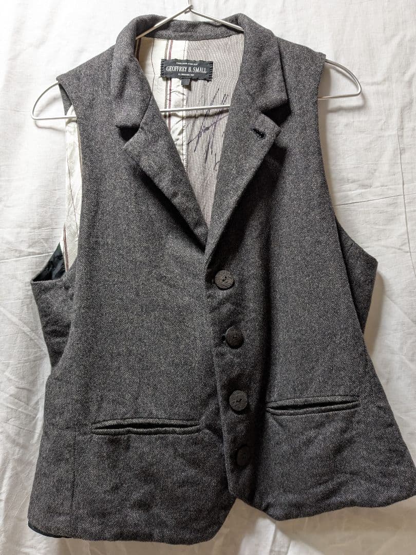 GEOFFREY B. SMALL　ジレ・ベスト