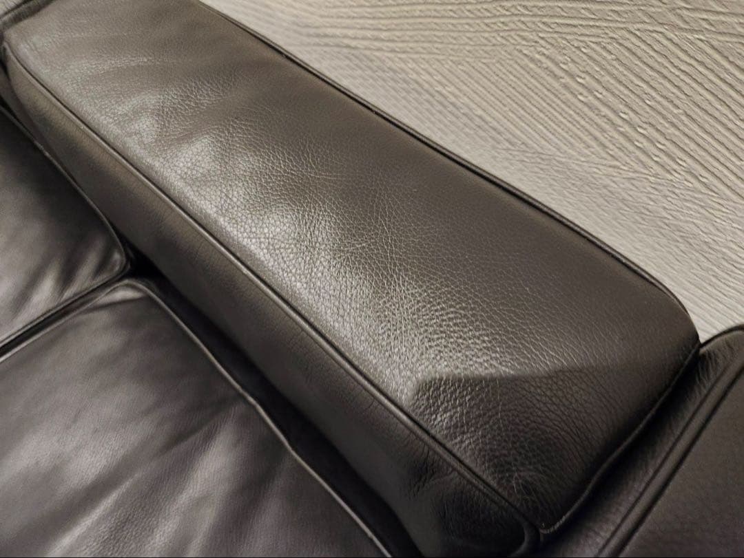 IDC大塚家具　 Le Corbusierル・コルビュジエ　LC2本革3Pソファ