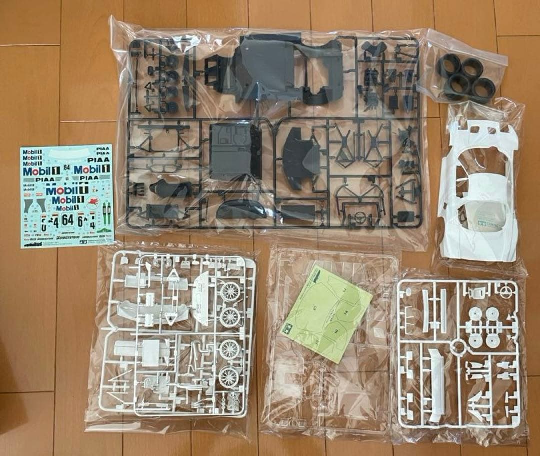 タミヤ 1/24 モービル1 NSX