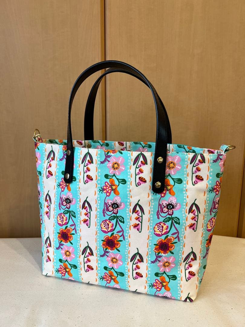 【ジョリーフルール】貴重　エピファニー カラフル　スクウェア型トートバッグ