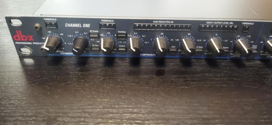 dbx 1066 2チャンネルコンプレッサー