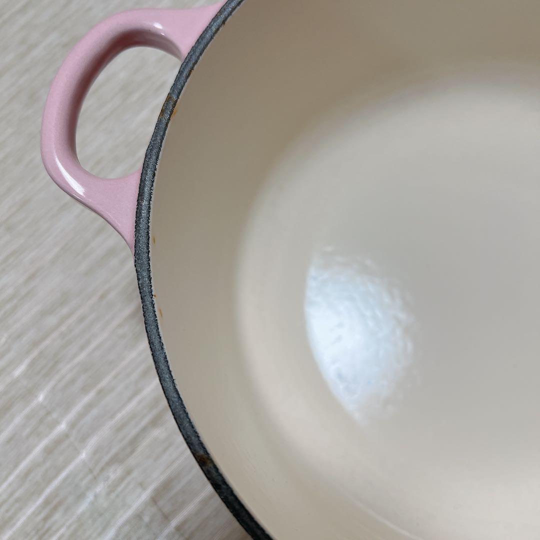 ル・クルーゼ　LE CREUSET 鍋　20cm ピンク色　ホーロー鍋