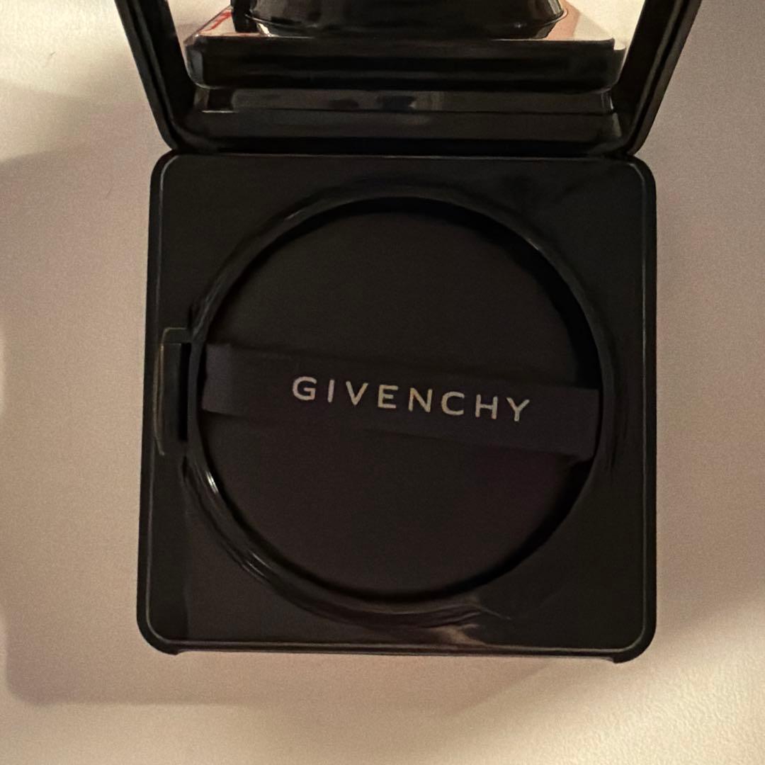 GIVENCHY 日焼け止めクリーム