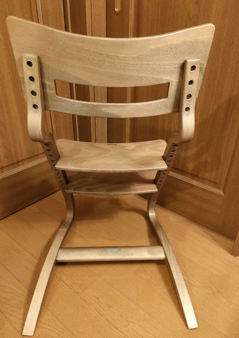 Leander リエンダー ハイチェア　木製キッズチェア　ウォルナット