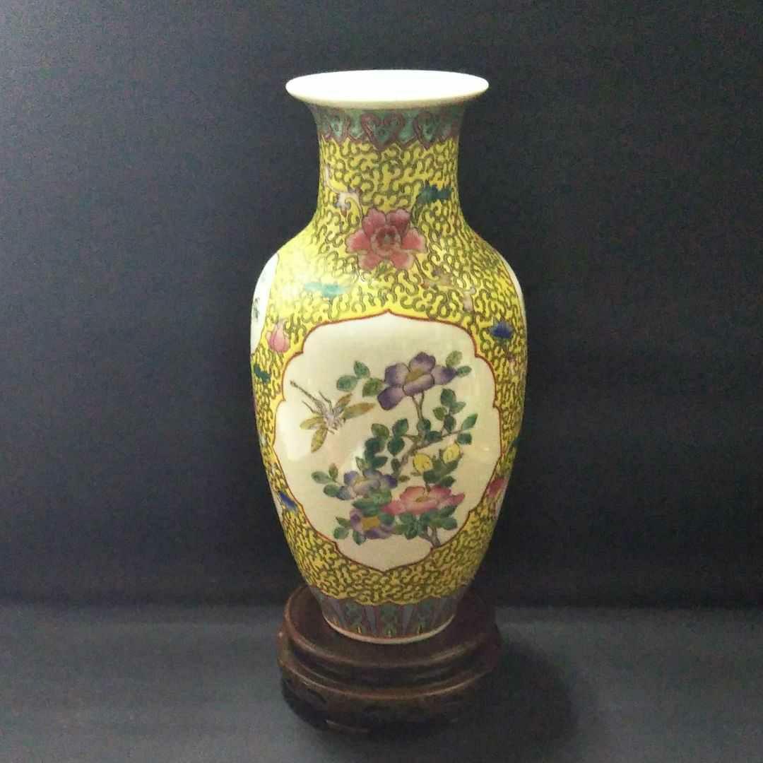 ※中国古美術/粉彩纏枝花鳥紋瓶/ (底款:乾隆年製)