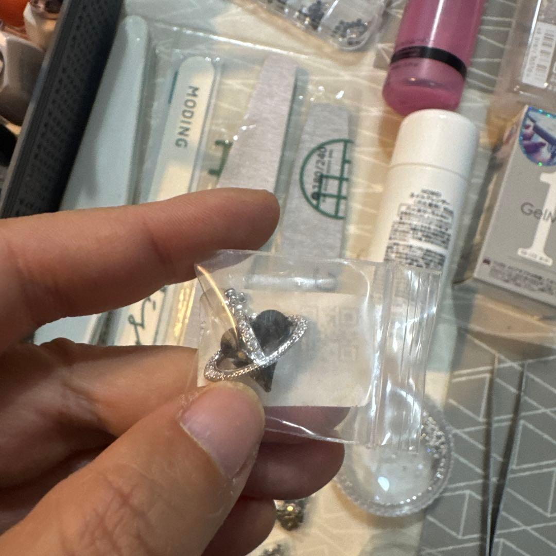 ネイルアート用品セット（ネイルライト付き）