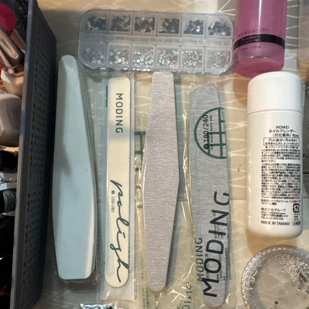 ネイルアート用品セット（ネイルライト付き）