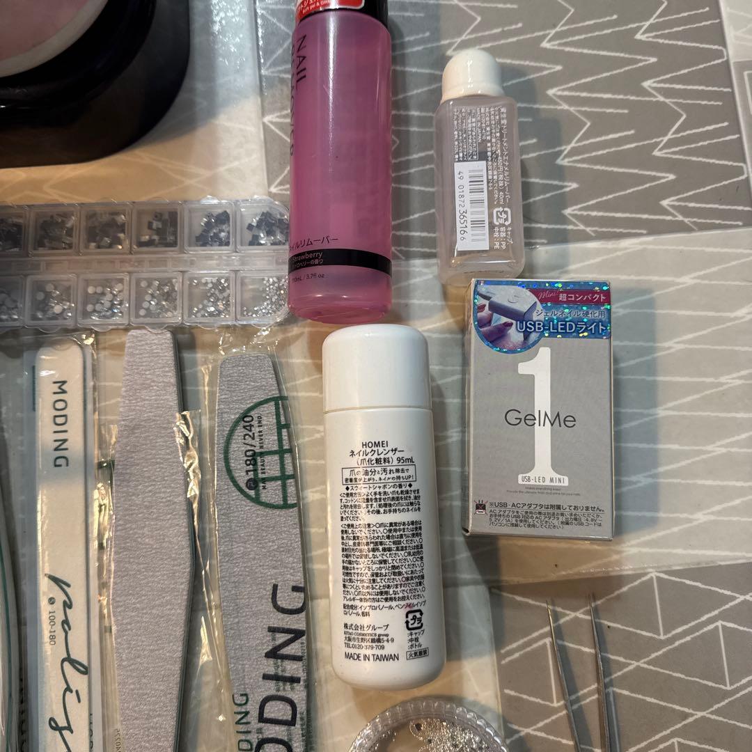 ネイルアート用品セット（ネイルライト付き）