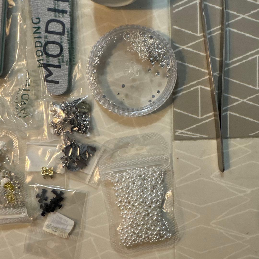 ネイルアート用品セット（ネイルライト付き）