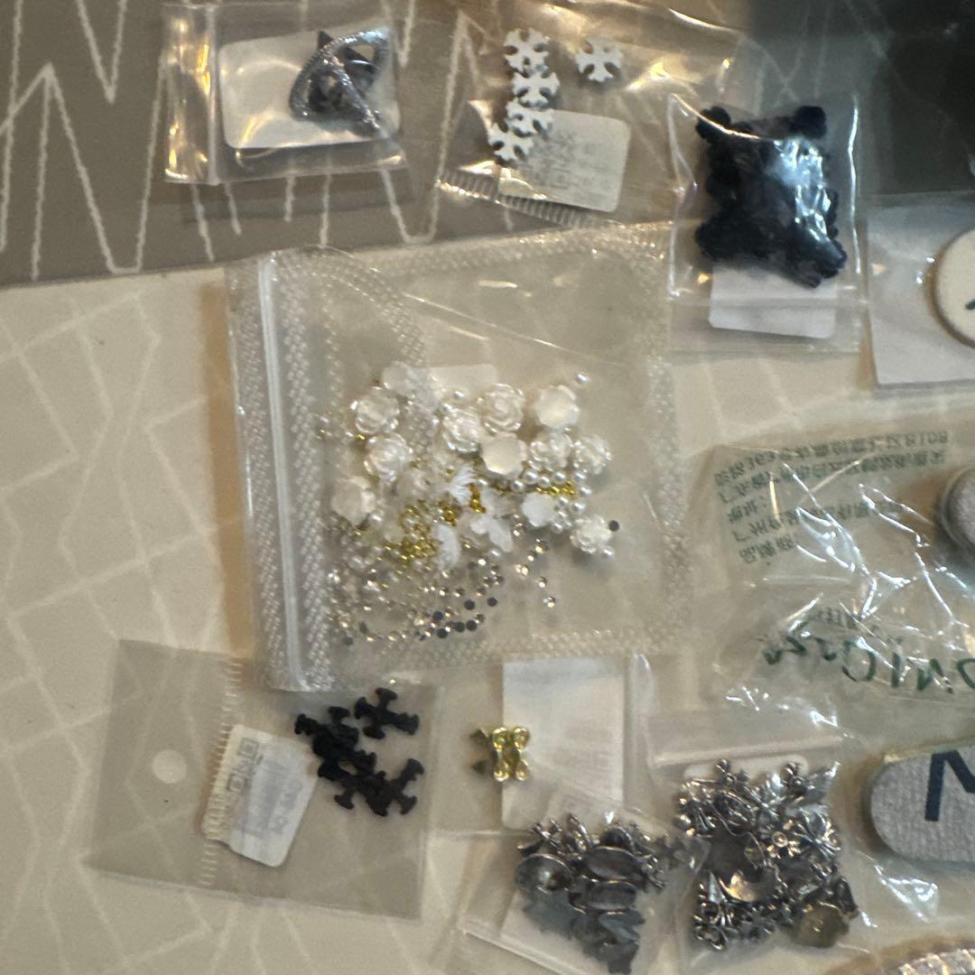 ネイルアート用品セット（ネイルライト付き）