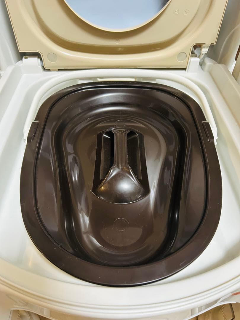 安寿　ポータブルトイレ 暖房便座　快適脱臭　アームレスト付き　アロン化成