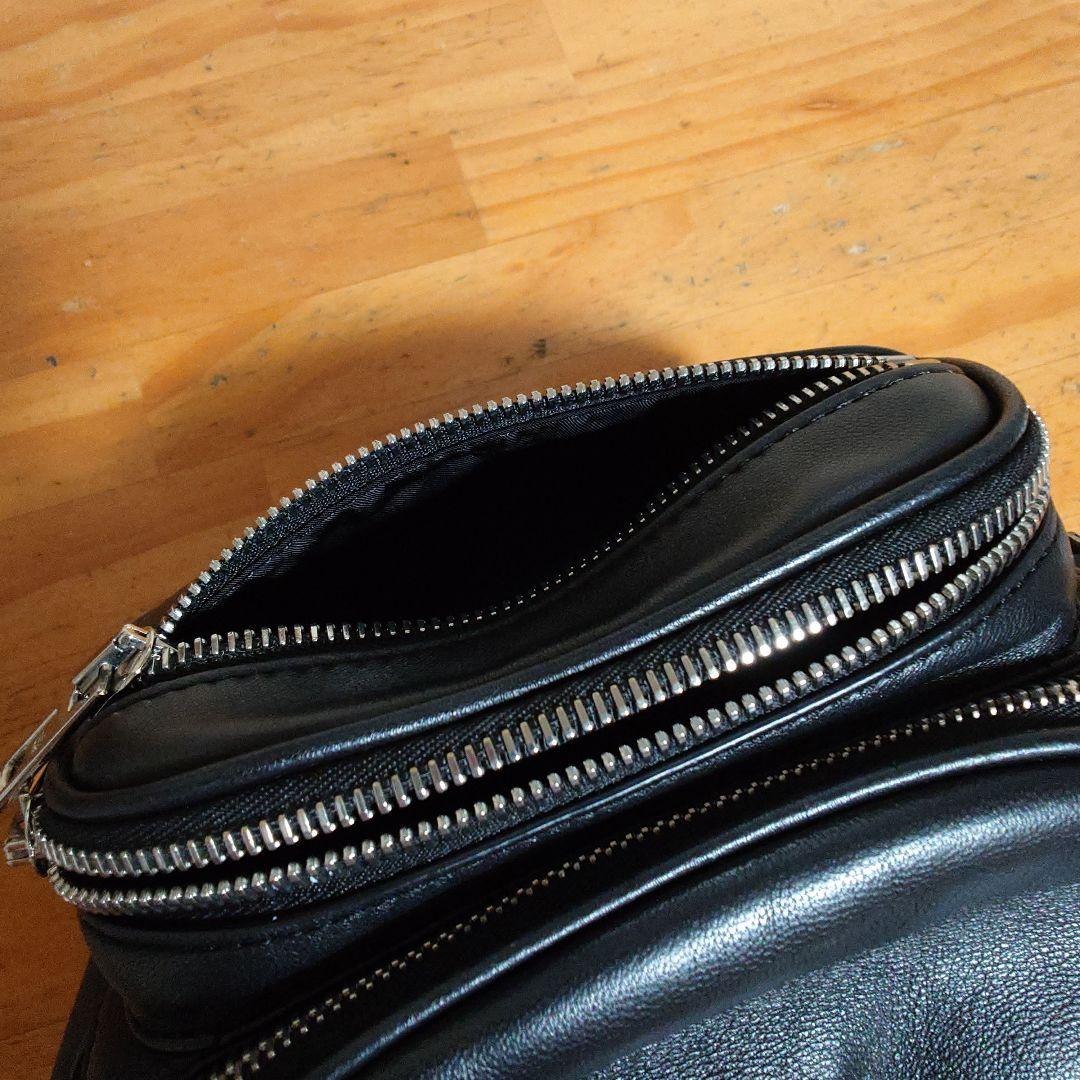 【alexanderwang】レザーボディバッグ