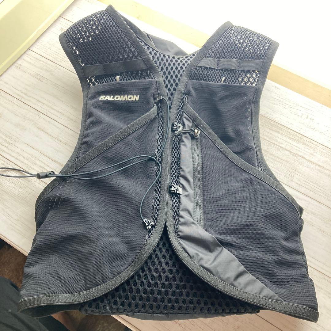 サロモン　SALOMON ブラックMサイズ　ランニングベスト　フラスク1本付き