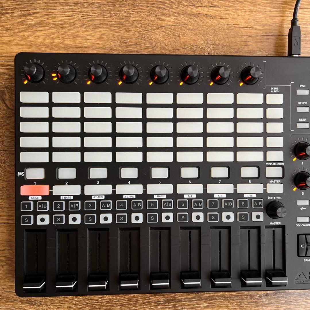 AKAI APC 40 MKII ( MK2 ) Abletonコントローラー