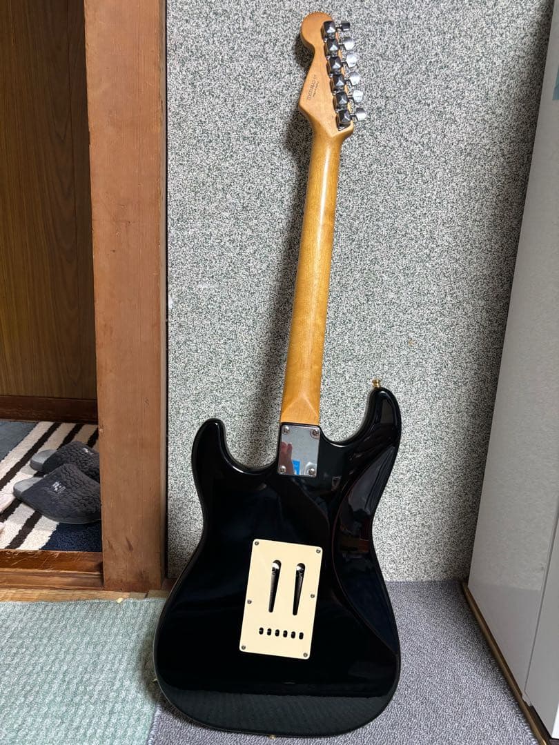 Fender ストラトキャスター エレキギター 黒