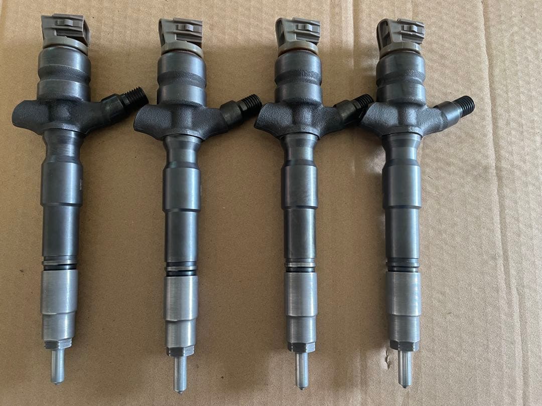 インジェクター 4個セット　1KD 23670-30440 DENSO