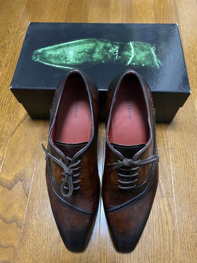 『新品・未使用』希少品マグナーニ51478ブラウン サイズ43