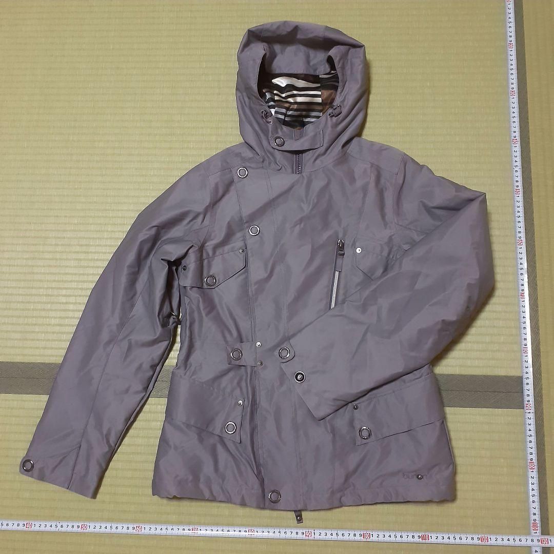 ゆ*い様 BURTON スノボウェア 上下セット　スマートで格好良いデザイン