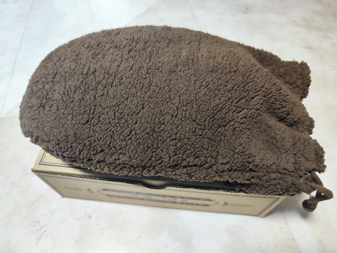 【未使用】金属製 湯たんぽ 黒　2.4リットル　日本製 フリースカバー付き