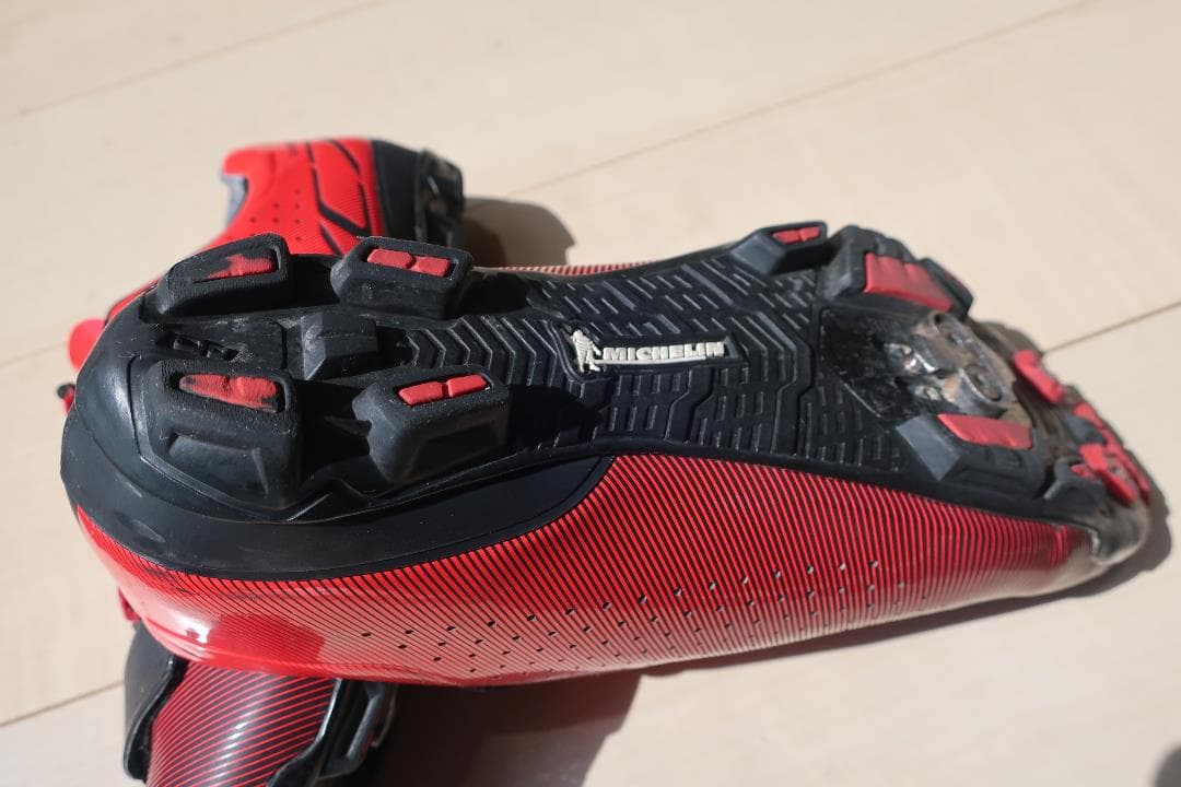 シマノ MTBシューズ XC7