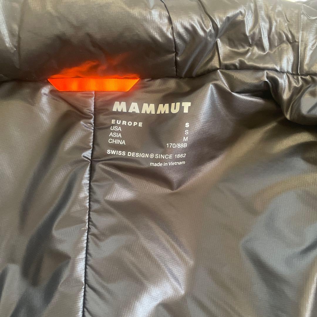 お値下げしました MAMMUT フード付きダウンジャケット 黒/グレー