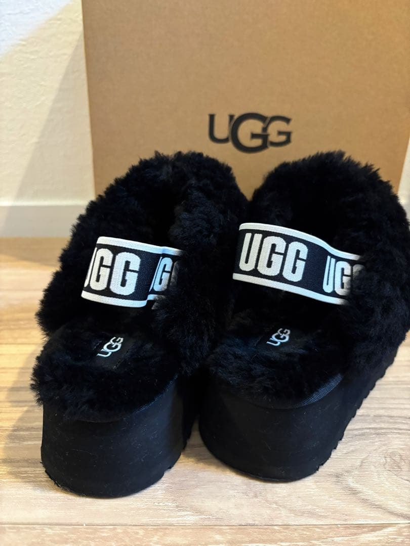 UGG Funkette / アグ ファンケット　ブラック　23