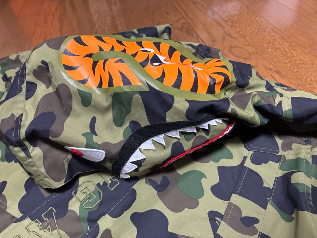 APE 1ST CAMO SHARK BOARDJACKET　Mサイズ