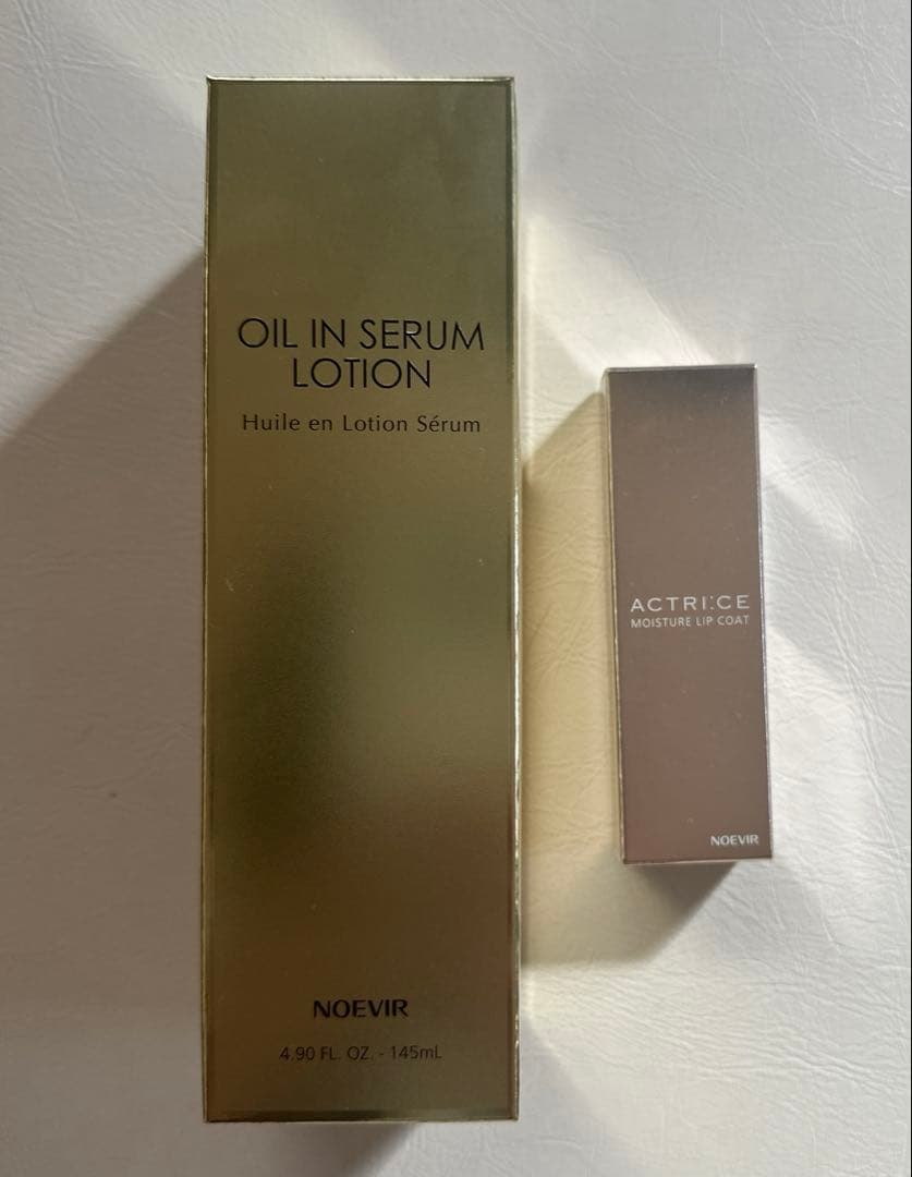 お値下げ！ノエビア　オイルインセラムローション　アクトリースモイスチャーリップ